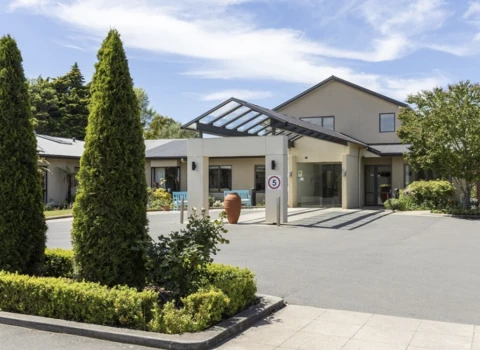 elms-court-village-4893