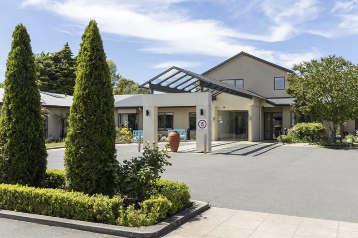 elms-court-village-4893